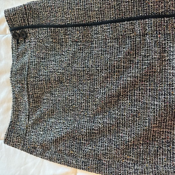 Ann Taylor Women’s Black and Gray Pencil Skirt - Picture 2 of 8